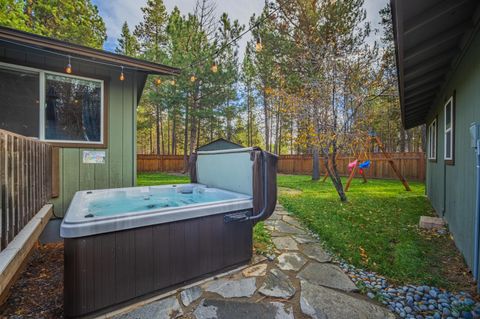 Tiny photo for 56078 Snow Goose Road, Bend, OR 97707 (MLS # 220211565)