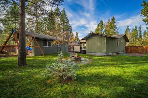 Tiny photo for 56078 Snow Goose Road, Bend, OR 97707 (MLS # 220211565)