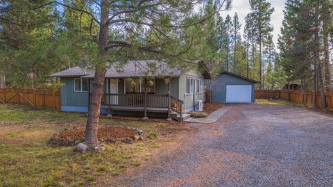 Tiny photo for 56078 Snow Goose Road, Bend, OR 97707 (MLS # 220211565)