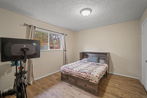 Tiny photo for 56078 Snow Goose Road, Bend, OR 97707 (MLS # 220211565)