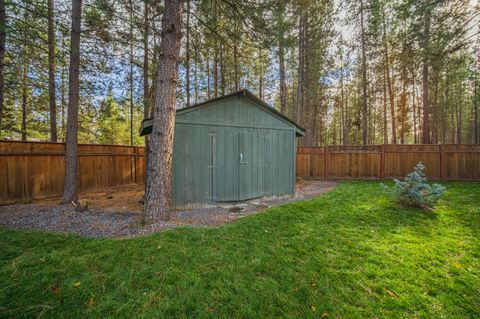 Tiny photo for 56078 Snow Goose Road, Bend, OR 97707 (MLS # 220211565)