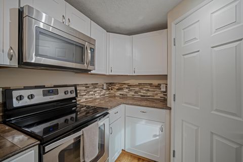 Tiny photo for 56078 Snow Goose Road, Bend, OR 97707 (MLS # 220211565)