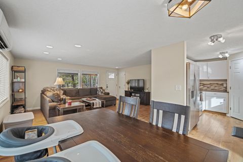 Tiny photo for 56078 Snow Goose Road, Bend, OR 97707 (MLS # 220211565)