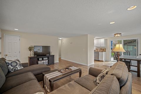 Tiny photo for 56078 Snow Goose Road, Bend, OR 97707 (MLS # 220211565)