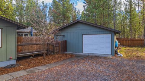 Tiny photo for 56078 Snow Goose Road, Bend, OR 97707 (MLS # 220211565)