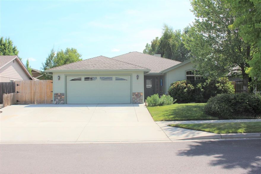 This home is located in the very desirable Hampton Place Subdivision. This 1722 sqft 3 bedroom 2 bath home offers a split floor plan with open great room for entertaining. The kitchen opens up to the back yard patio and skylights to help provide lots of natural sunlight while you eat breakfast. The covered patio in backyard is nice and easy to take care of. The master bedroom is very large and has a door leading to the patio as well. There is a walk in closet and two sinks in the master bathroom. The laundry room is spacious and located off the kitchen and has gas washer/dryer. The seller is removing the hot tub. The side yard offers 60 extra plus feet of concrete pad behind the gate for storage and big toys. Come and see if your small boat trailers or quads might fit. The other side of the house also offers built in storage. There is plenty of space in the 2 car garage for a workbench.