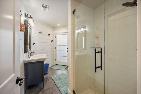 Tiny photo for 80 Placer Hill Drive, Jacksonville, OR 97530 (MLS # 220217747)