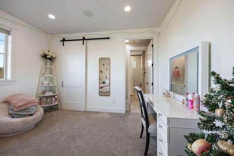 Tiny photo for 80 Placer Hill Drive, Jacksonville, OR 97530 (MLS # 220217747)