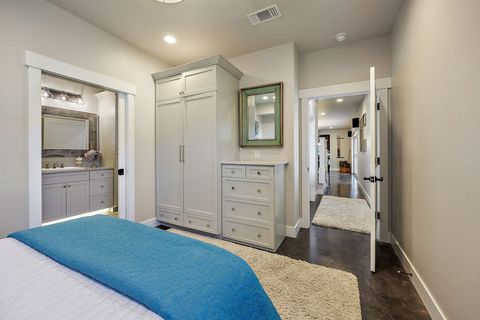 Tiny photo for 80 Placer Hill Drive, Jacksonville, OR 97530 (MLS # 220217747)