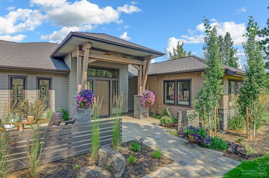 For Comp Purposes Only. Seller is a licensed broker in the state of Oregon.