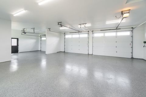 Tiny photo for 16990 SW Grandview Road, Powell Butte, OR 97753 (MLS # 220202600)