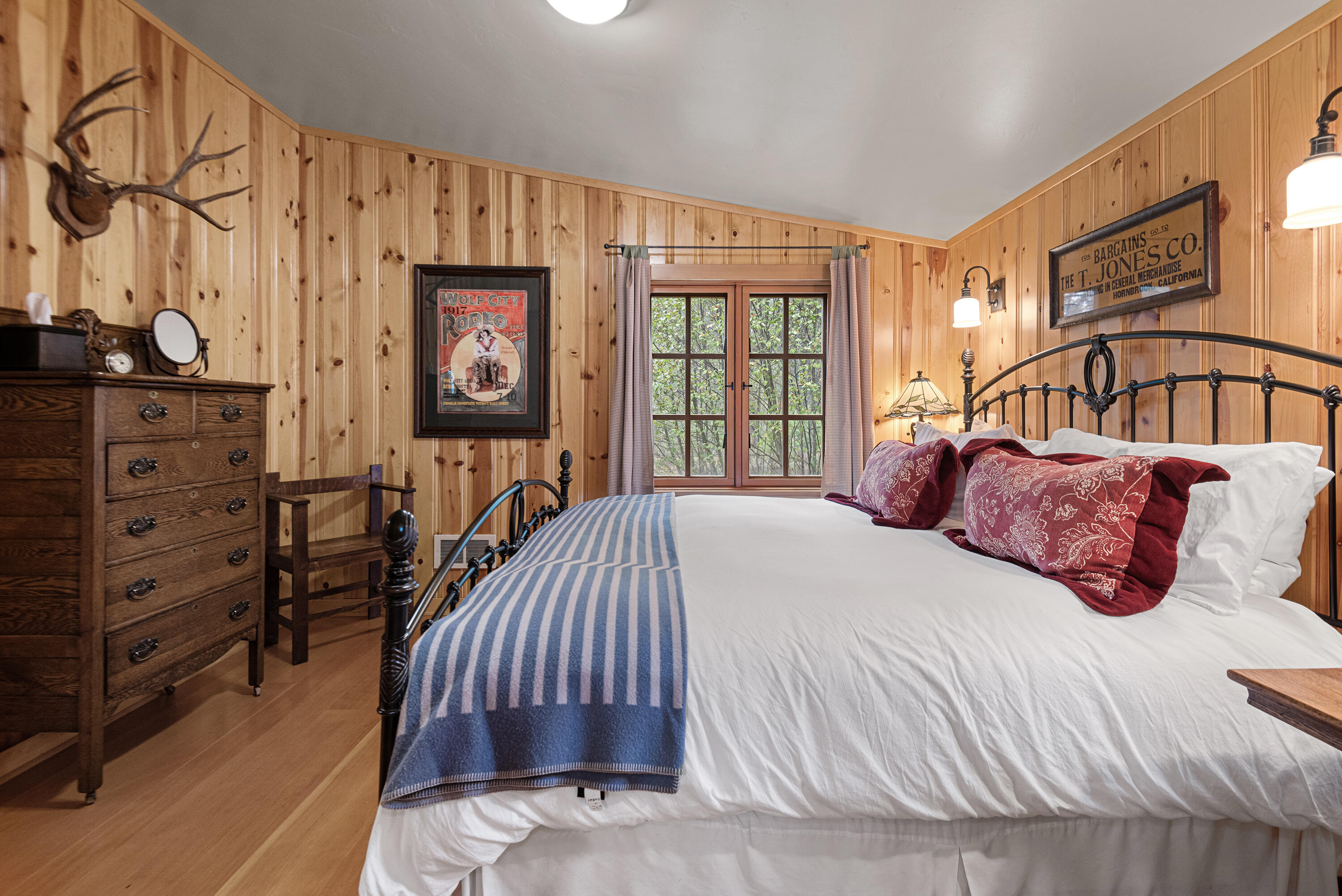 Lake Creek Lodge - Residential