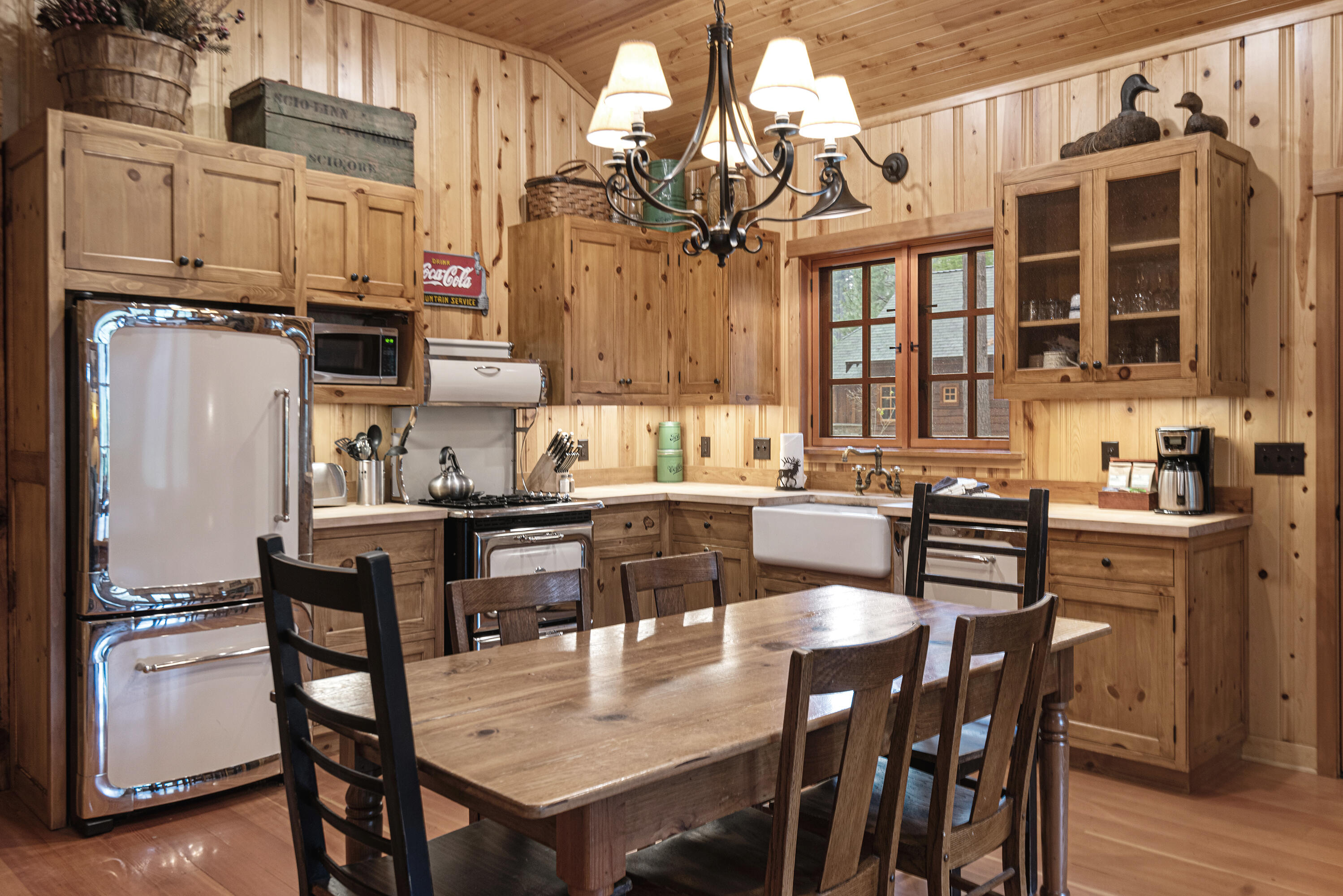 Lake Creek Lodge - Residential