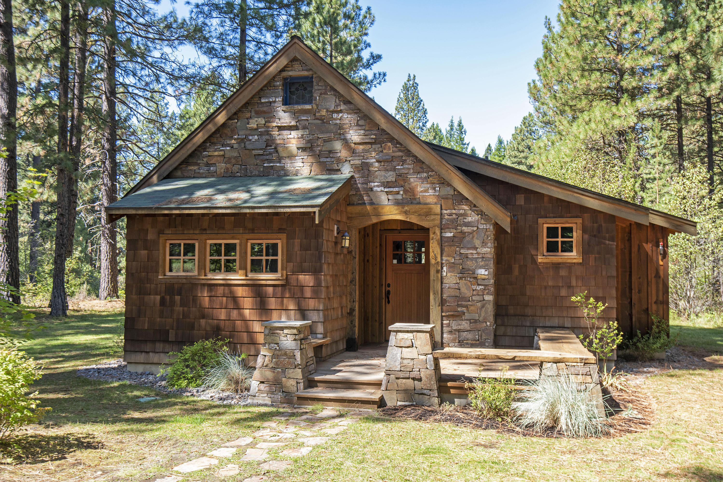 Lake Creek Lodge - Residential
