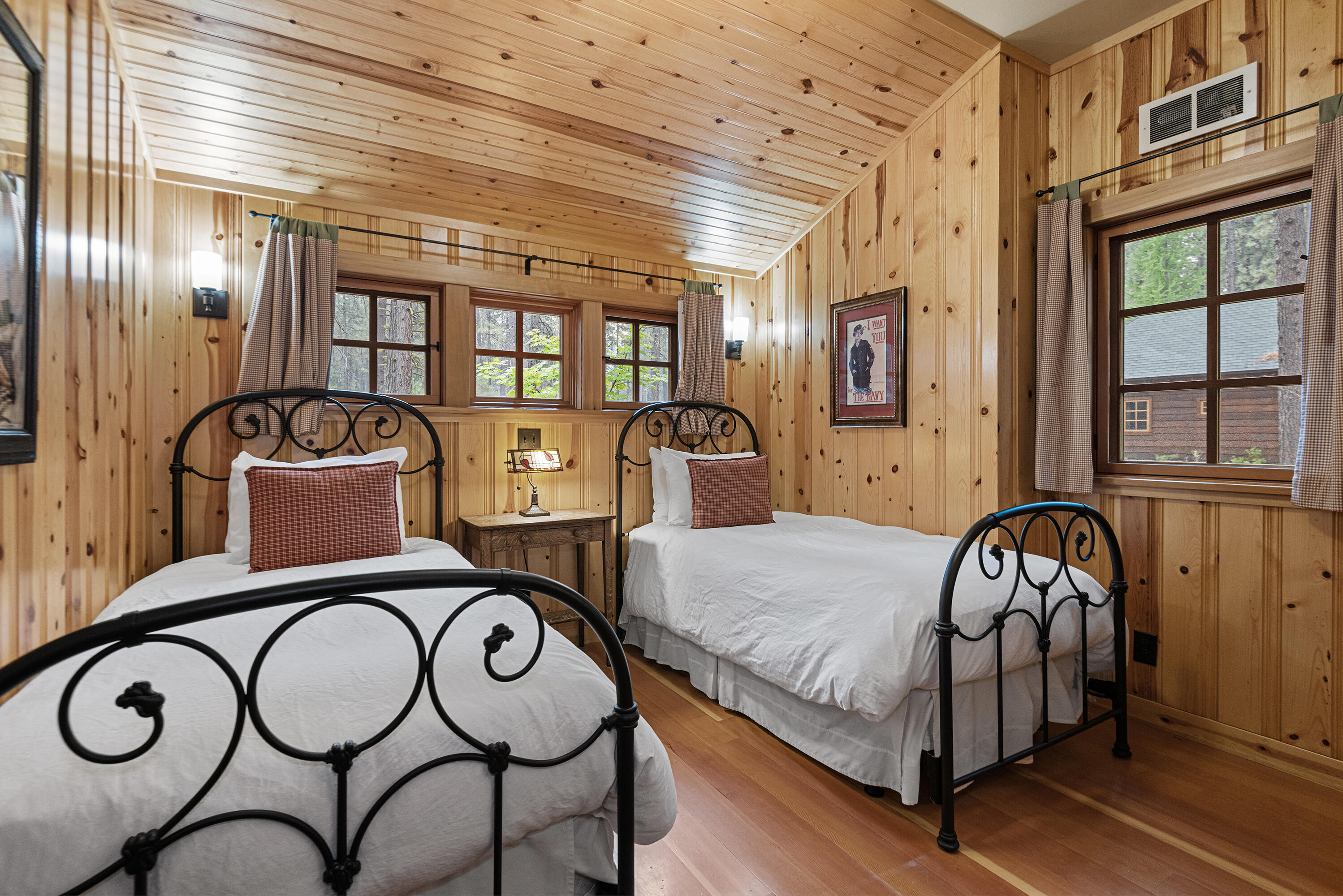 Lake Creek Lodge - Residential