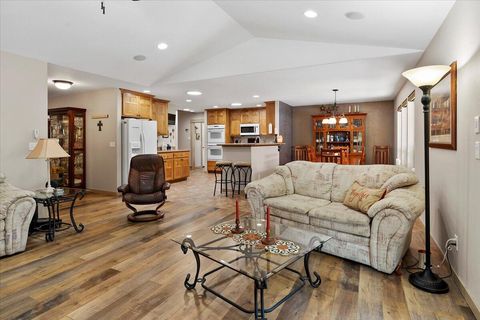 Tiny photo for 6820 SW George Millican Road, Prineville, OR 97754 (MLS # 220213128)