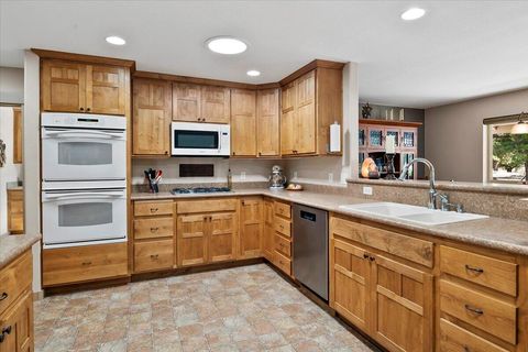 Tiny photo for 6820 SW George Millican Road, Prineville, OR 97754 (MLS # 220213128)