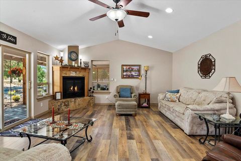 Tiny photo for 6820 SW George Millican Road, Prineville, OR 97754 (MLS # 220213128)