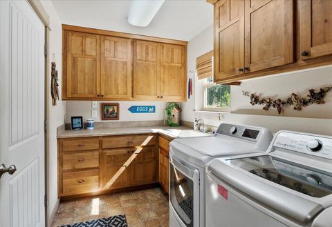 Tiny photo for 6820 SW George Millican Road, Prineville, OR 97754 (MLS # 220213128)