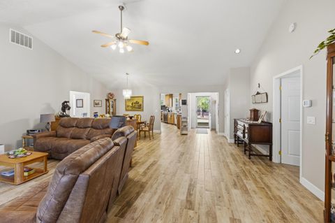 Tiny photo for 51730 Pine Loop Drive, La Pine, OR 97739 (MLS # 220220941)