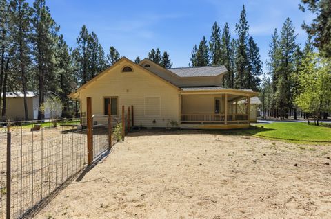 Tiny photo for 51730 Pine Loop Drive, La Pine, OR 97739 (MLS # 220220941)