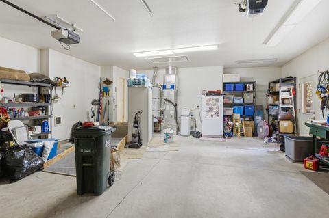 Tiny photo for 51730 Pine Loop Drive, La Pine, OR 97739 (MLS # 220220941)