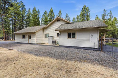 Tiny photo for 51730 Pine Loop Drive, La Pine, OR 97739 (MLS # 220220941)