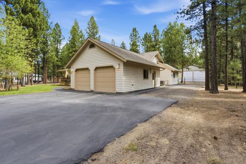 Tiny photo for 51730 Pine Loop Drive, La Pine, OR 97739 (MLS # 220220941)