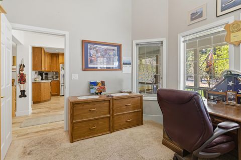 Tiny photo for 51730 Pine Loop Drive, La Pine, OR 97739 (MLS # 220220941)