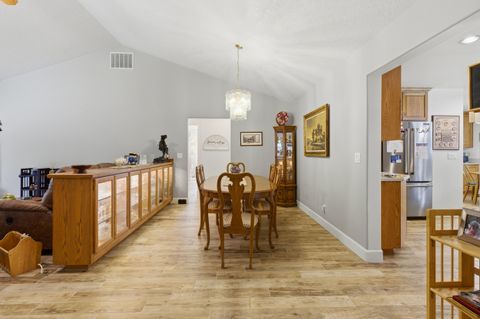 Tiny photo for 51730 Pine Loop Drive, La Pine, OR 97739 (MLS # 220220941)