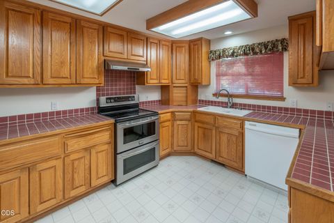 Tiny photo for 204 Miller Street, Molalla, OR 97038 (MLS # 220223493)
