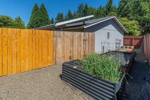 Tiny photo for 204 Miller Street, Molalla, OR 97038 (MLS # 220223493)