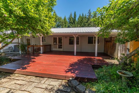 Tiny photo for 204 Miller Street, Molalla, OR 97038 (MLS # 220223493)