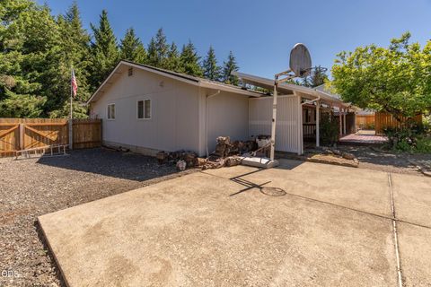Tiny photo for 204 Miller Street, Molalla, OR 97038 (MLS # 220223493)