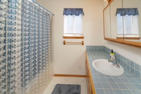 Tiny photo for 204 Miller Street, Molalla, OR 97038 (MLS # 220223493)