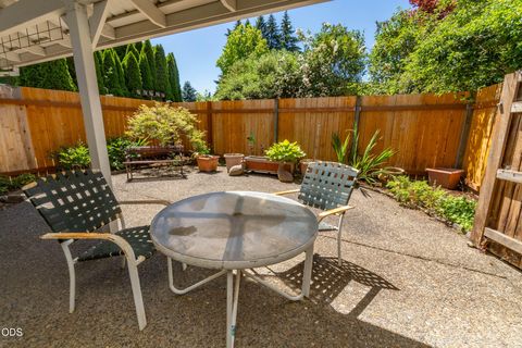 Tiny photo for 204 Miller Street, Molalla, OR 97038 (MLS # 220223493)
