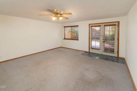 Tiny photo for 204 Miller Street, Molalla, OR 97038 (MLS # 220223493)