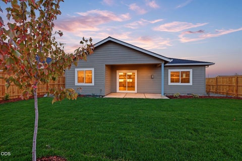 Tiny photo for 3220 Garner Way, Medford, OR 97504 (MLS # 220230035)