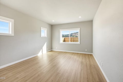 Tiny photo for 3220 Garner Way, Medford, OR 97504 (MLS # 220230035)
