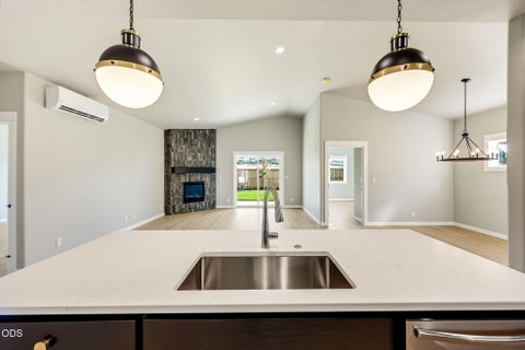 Tiny photo for 3220 Garner Way, Medford, OR 97504 (MLS # 220230035)