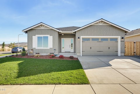 Tiny photo for 3220 Garner Way, Medford, OR 97504 (MLS # 220230035)