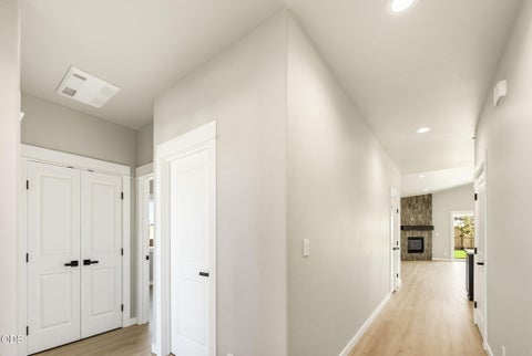 Tiny photo for 3220 Garner Way, Medford, OR 97504 (MLS # 220230035)