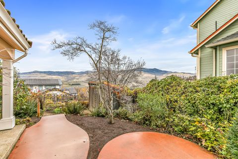 Tiny photo for 517 Lakota Way, Ashland, OR 97520 (MLS # 220212974)