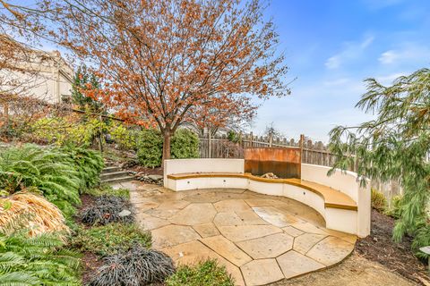 Tiny photo for 517 Lakota Way, Ashland, OR 97520 (MLS # 220212974)