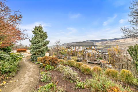 Tiny photo for 517 Lakota Way, Ashland, OR 97520 (MLS # 220212974)