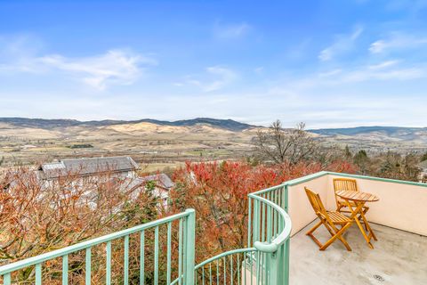 Tiny photo for 517 Lakota Way, Ashland, OR 97520 (MLS # 220212974)