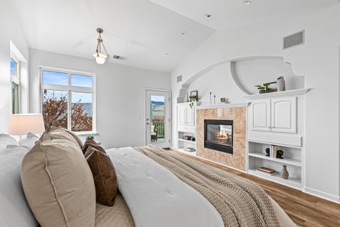 Tiny photo for 517 Lakota Way, Ashland, OR 97520 (MLS # 220212974)