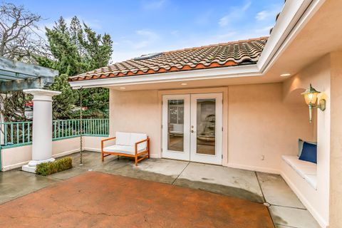 Tiny photo for 517 Lakota Way, Ashland, OR 97520 (MLS # 220212974)