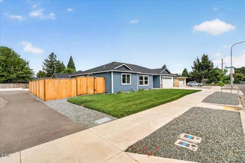 Tiny photo for 2981 Stonebrook Drive, Medford, OR 97504 (MLS # 220225754)