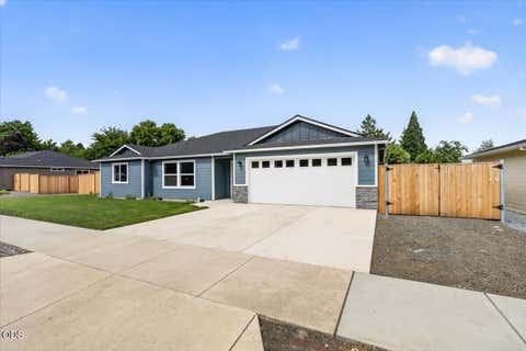 Tiny photo for 2981 Stonebrook Drive, Medford, OR 97504 (MLS # 220225754)